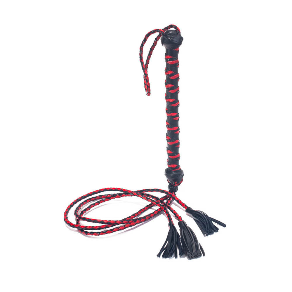 Three Tail Tassel Flogger 30 inch Exemple